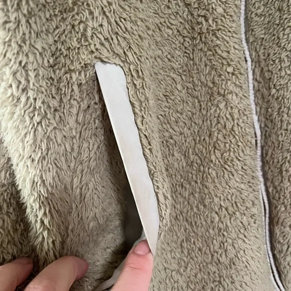 Patagonia Beige Fleece Vest - Picture 5 of 7